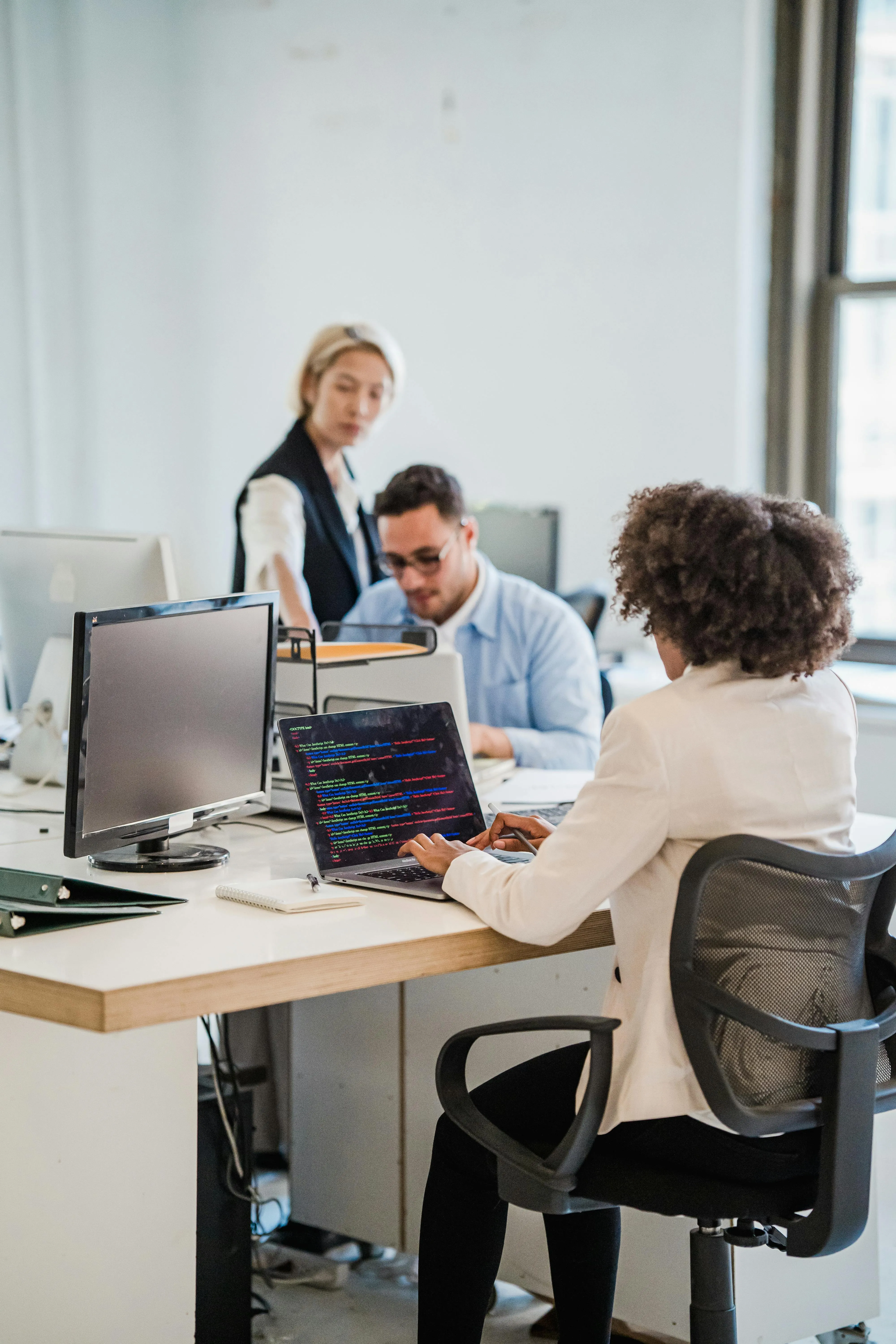 Team i arbete på kontoret